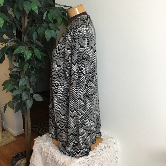 SIMPLY Emma black white 1X Cardigan w/pockets - Picture 3 of 14